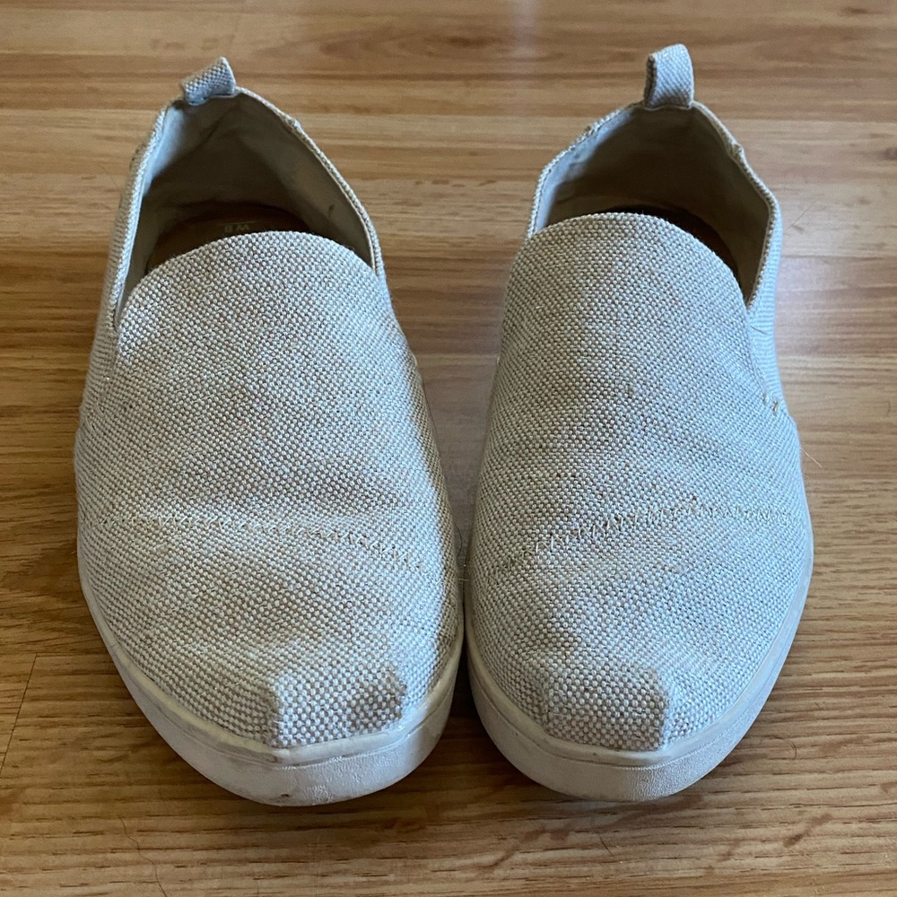 Gold and Tan Tom’s